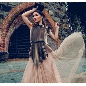 NEW Halogen X Atlantic-Pacific Large Pleated Asymmetrical Gold Black Lame Blouse